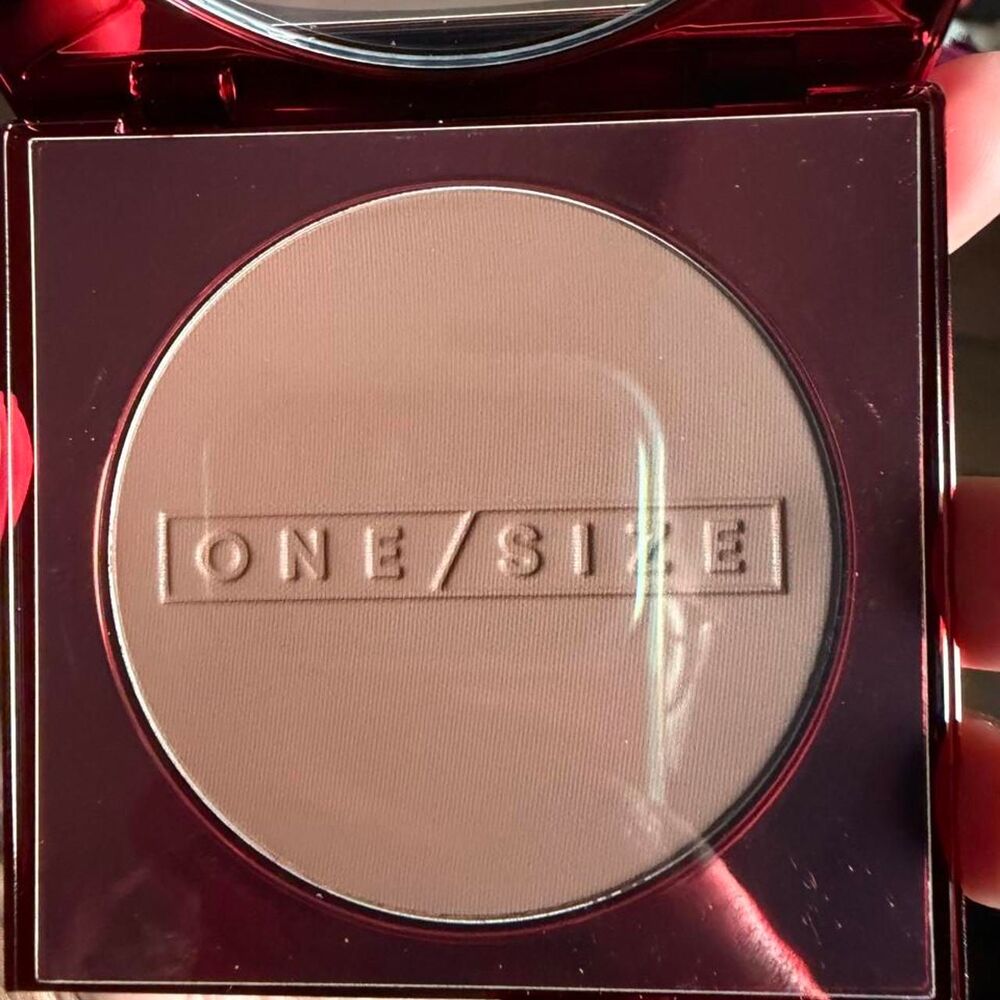 One Size Foundation Powder - Picture 2 of 3